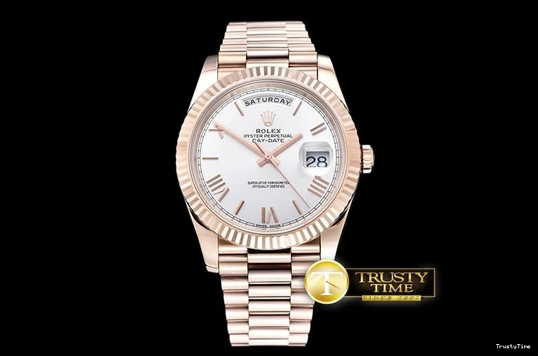 0306 RDD0208A – DayDate 40mm FlexibleFit 680